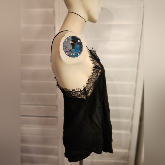 NWT: INDAH ADILA EYELASH LACE CAMISOLE - Picture 5 of 7